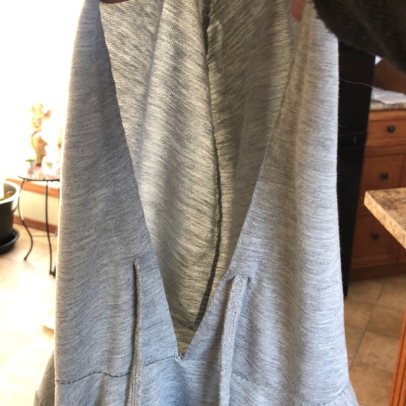 3/$25 - Calvin Klein crop grey long sleeve top - Picture 6 of 6